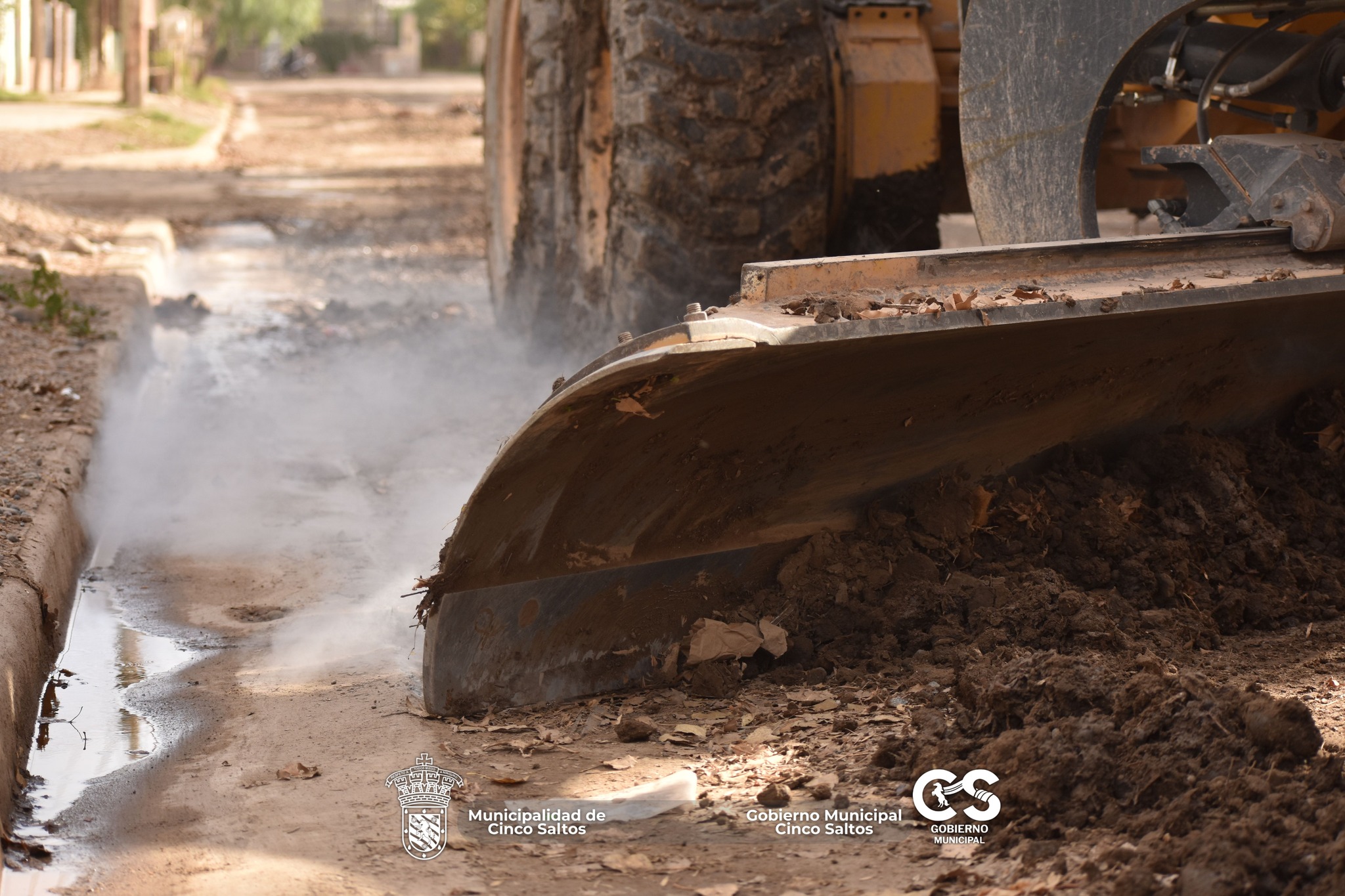 Trabajos de acondicionamiento y mantenimiento vial sobre calle Pacheco